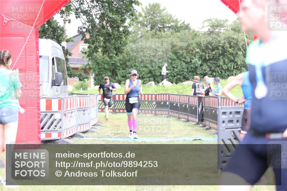 21.06.2026 - 29. Vierlanden-Triathlon Andreas Tolksdorf http://msf.ph/oto/9894253 21.06.2026 14:41:35 Ziel 836, 1202, 836, 1202 meine-sportfotos.de
