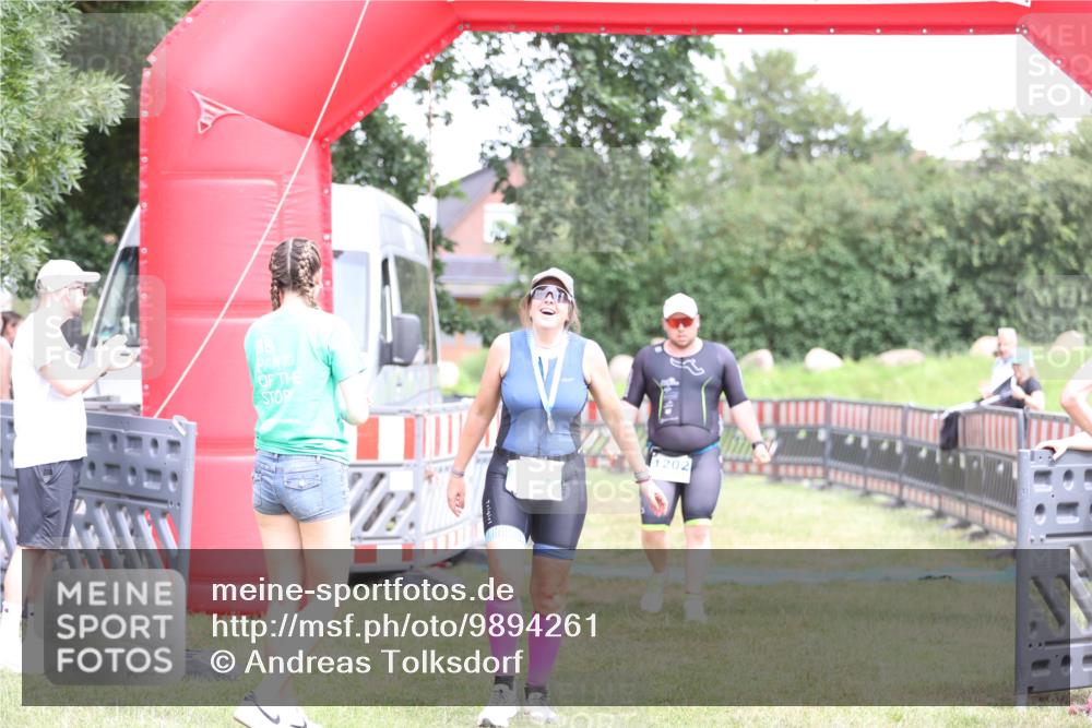 21.06.2026 - 29. Vierlanden-Triathlon Andreas Tolksdorf http://msf.ph/oto/9894261 21.06.2026 14:41:41 Ziel 836, 1202, 836, 1202 meine-sportfotos.de