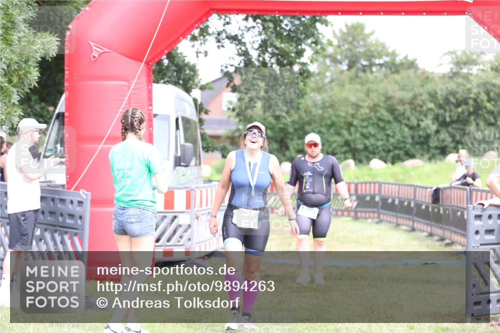 21.06.2026 - 29. Vierlanden-Triathlon Andreas Tolksdorf http://msf.ph/oto/9894263 21.06.2026 14:41:41 Ziel 836, 1202, 836, 1202 meine-sportfotos.de