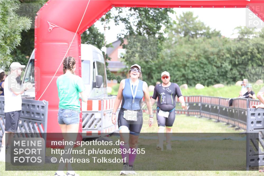 21.06.2026 - 29. Vierlanden-Triathlon Andreas Tolksdorf http://msf.ph/oto/9894265 21.06.2026 14:41:41 Ziel 836, 1202, 836, 1202 meine-sportfotos.de