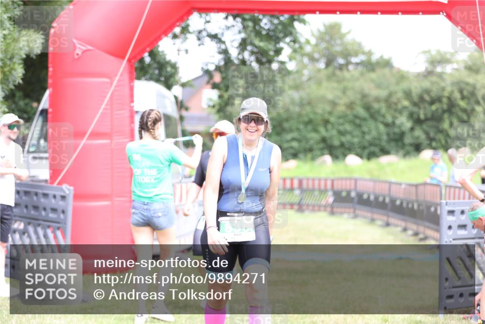 21.06.2026 - 29. Vierlanden-Triathlon Andreas Tolksdorf http://msf.ph/oto/9894271 21.06.2026 14:41:44 Ziel 1202, 1202 meine-sportfotos.de