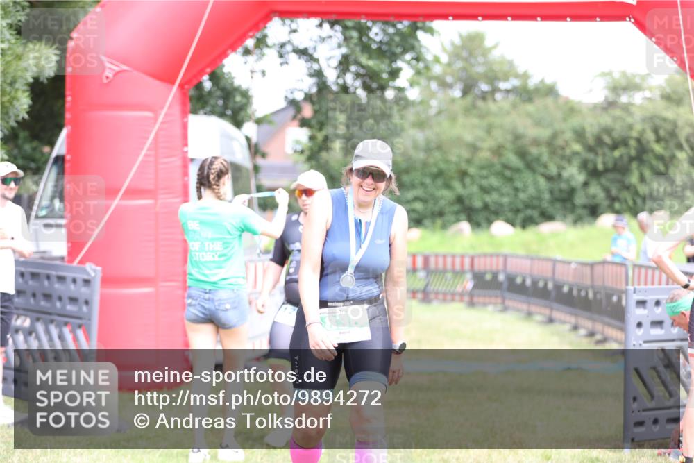 21.06.2026 - 29. Vierlanden-Triathlon Andreas Tolksdorf http://msf.ph/oto/9894272 21.06.2026 14:41:44 Ziel 1202, 1202 meine-sportfotos.de