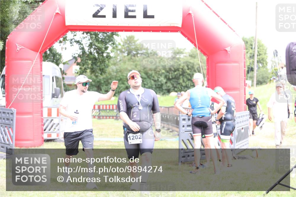 21.06.2026 - 29. Vierlanden-Triathlon Andreas Tolksdorf http://msf.ph/oto/9894274 21.06.2026 14:41:50 Ziel  meine-sportfotos.de