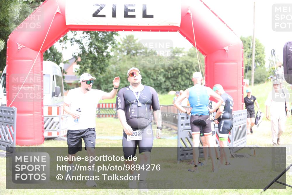 21.06.2026 - 29. Vierlanden-Triathlon Andreas Tolksdorf http://msf.ph/oto/9894276 21.06.2026 14:41:50 Ziel  meine-sportfotos.de