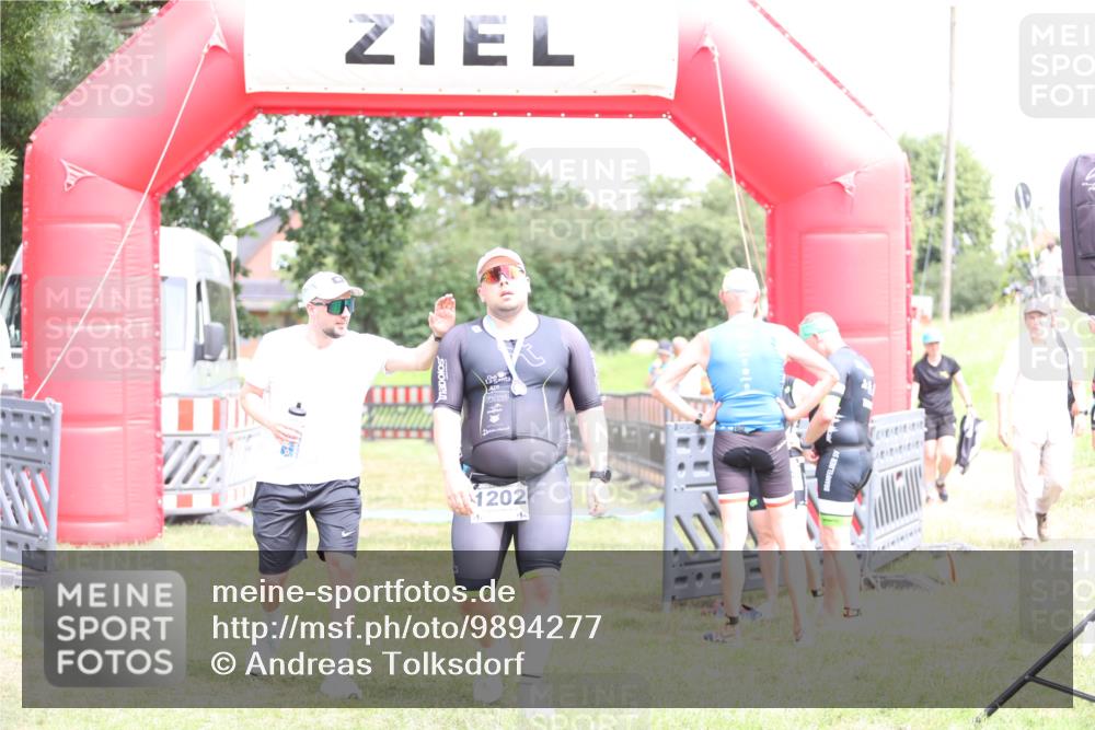 21.06.2026 - 29. Vierlanden-Triathlon Andreas Tolksdorf http://msf.ph/oto/9894277 21.06.2026 14:41:50 Ziel  meine-sportfotos.de