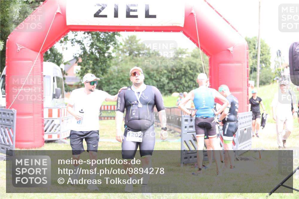 21.06.2026 - 29. Vierlanden-Triathlon Andreas Tolksdorf http://msf.ph/oto/9894278 21.06.2026 14:41:50 Ziel  meine-sportfotos.de