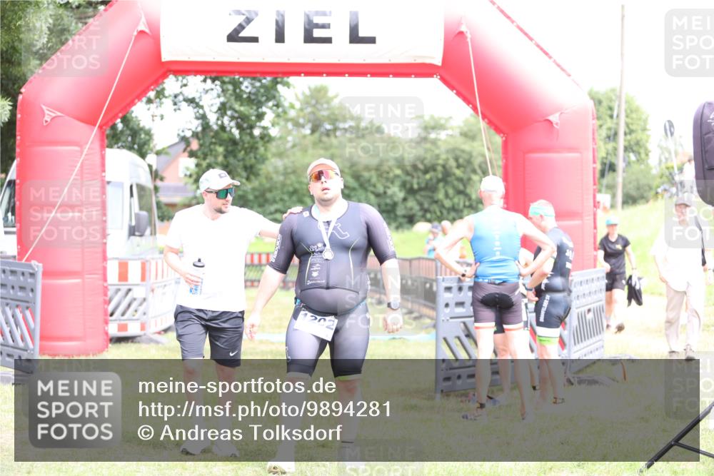 21.06.2026 - 29. Vierlanden-Triathlon Andreas Tolksdorf http://msf.ph/oto/9894281 21.06.2026 14:41:50 Ziel  meine-sportfotos.de