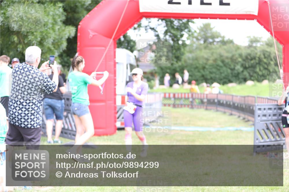 21.06.2026 - 29. Vierlanden-Triathlon Andreas Tolksdorf http://msf.ph/oto/9894299 21.06.2026 14:44:30 Ziel 270, 270 meine-sportfotos.de