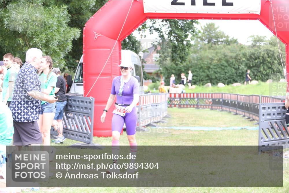 21.06.2026 - 29. Vierlanden-Triathlon Andreas Tolksdorf http://msf.ph/oto/9894304 21.06.2026 14:44:33 Ziel  meine-sportfotos.de