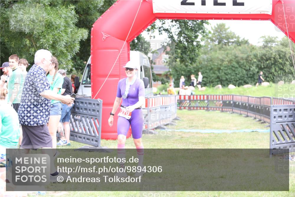 21.06.2026 - 29. Vierlanden-Triathlon Andreas Tolksdorf http://msf.ph/oto/9894306 21.06.2026 14:44:33 Ziel  meine-sportfotos.de