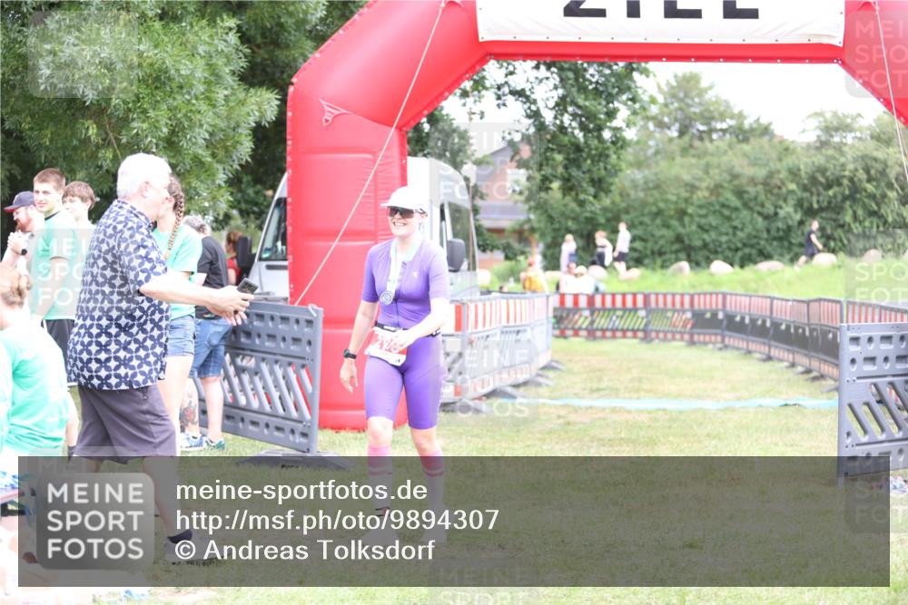 21.06.2026 - 29. Vierlanden-Triathlon Andreas Tolksdorf http://msf.ph/oto/9894307 21.06.2026 14:44:33 Ziel  meine-sportfotos.de