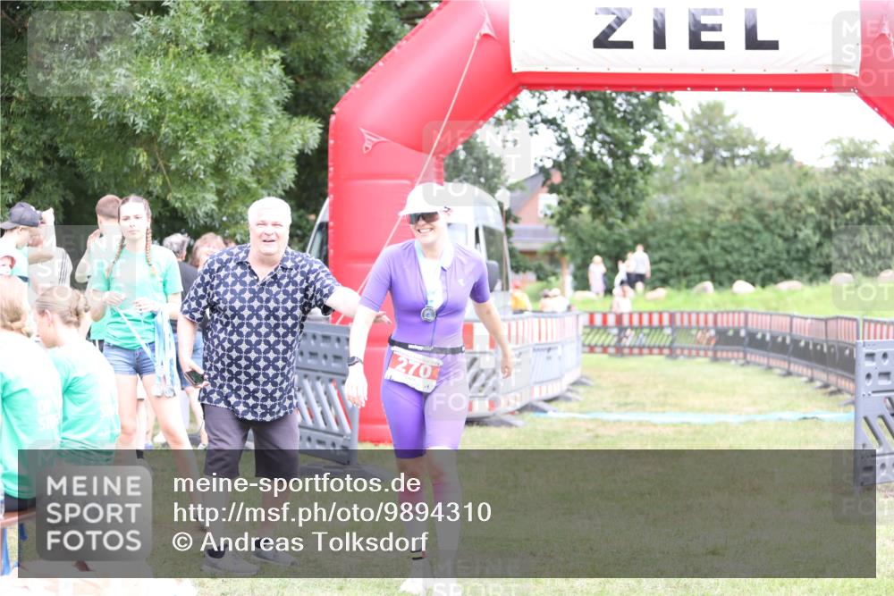 21.06.2026 - 29. Vierlanden-Triathlon Andreas Tolksdorf http://msf.ph/oto/9894310 21.06.2026 14:44:35 Ziel  meine-sportfotos.de