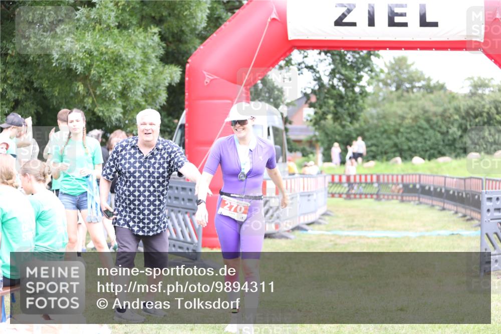 21.06.2026 - 29. Vierlanden-Triathlon Andreas Tolksdorf http://msf.ph/oto/9894311 21.06.2026 14:44:35 Ziel  meine-sportfotos.de