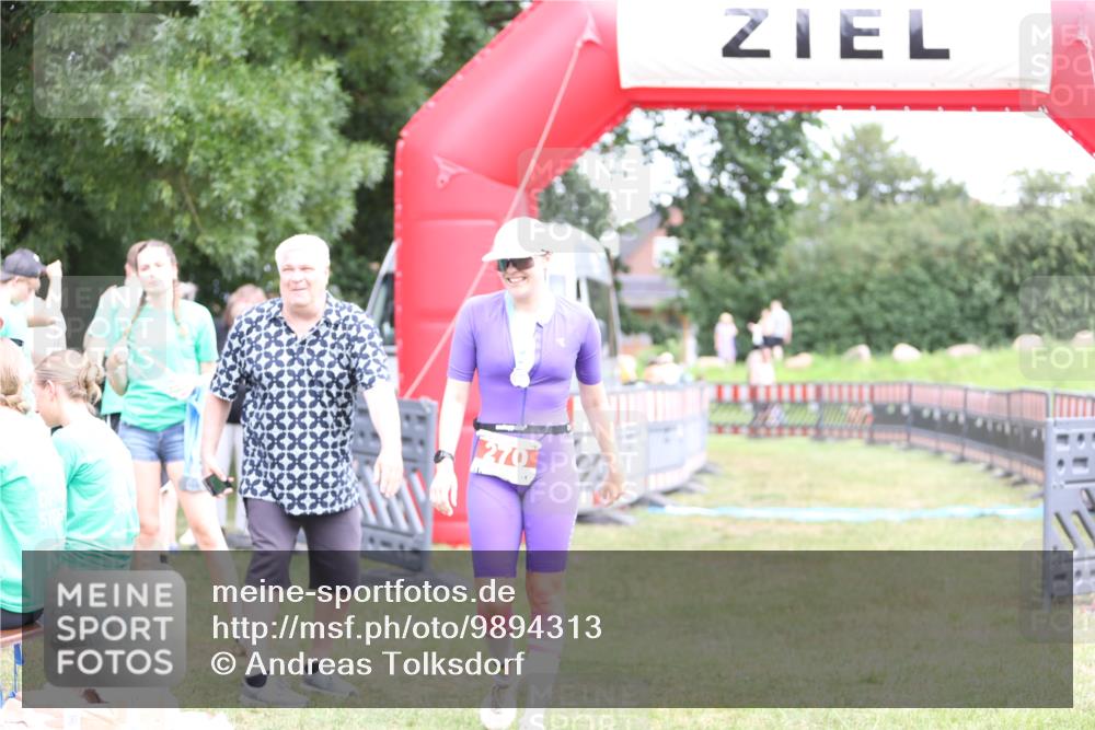 21.06.2026 - 29. Vierlanden-Triathlon Andreas Tolksdorf http://msf.ph/oto/9894313 21.06.2026 14:44:35 Ziel  meine-sportfotos.de
