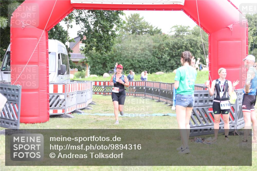 21.06.2026 - 29. Vierlanden-Triathlon Andreas Tolksdorf http://msf.ph/oto/9894316 21.06.2026 14:45:44 Ziel 281, 281 meine-sportfotos.de