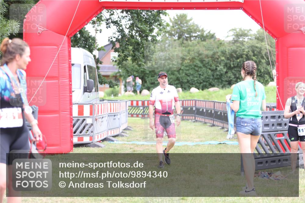 21.06.2026 - 29. Vierlanden-Triathlon Andreas Tolksdorf http://msf.ph/oto/9894340 21.06.2026 14:46:22 Ziel 92, 1228, 92, 1228 meine-sportfotos.de