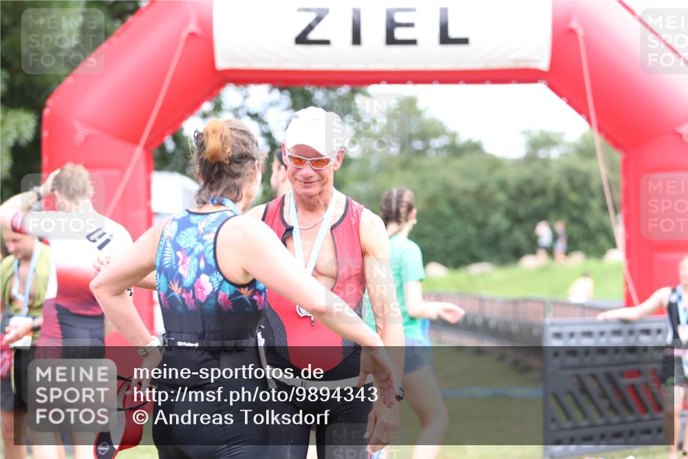 21.06.2026 - 29. Vierlanden-Triathlon Andreas Tolksdorf http://msf.ph/oto/9894343 21.06.2026 14:46:37 Ziel  meine-sportfotos.de