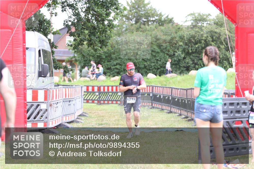 21.06.2026 - 29. Vierlanden-Triathlon Andreas Tolksdorf http://msf.ph/oto/9894355 21.06.2026 14:46:59 Ziel 1214, 1214 meine-sportfotos.de