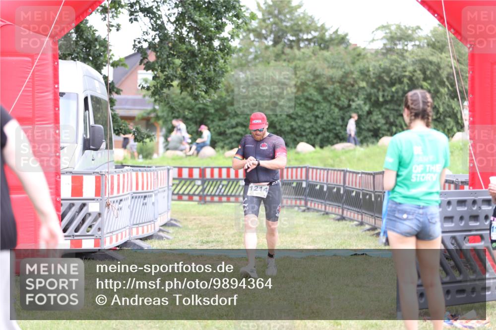 21.06.2026 - 29. Vierlanden-Triathlon Andreas Tolksdorf http://msf.ph/oto/9894364 21.06.2026 14:47:00 Ziel 1214, 1214 meine-sportfotos.de