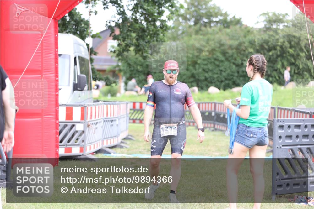 21.06.2026 - 29. Vierlanden-Triathlon Andreas Tolksdorf http://msf.ph/oto/9894366 21.06.2026 14:47:02 Ziel 276, 1214, 276, 1214 meine-sportfotos.de