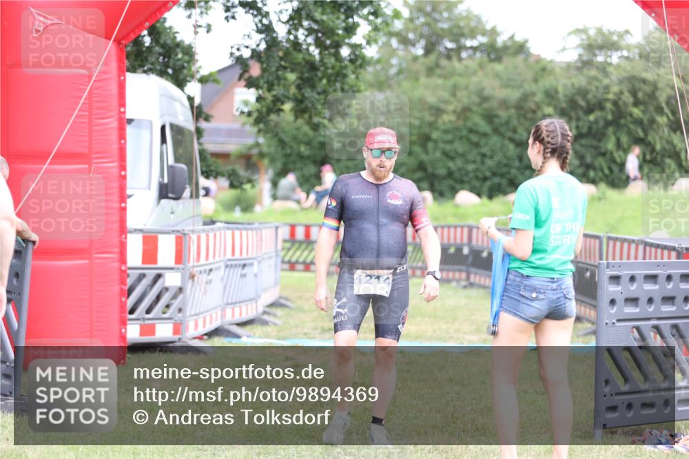 21.06.2026 - 29. Vierlanden-Triathlon Andreas Tolksdorf http://msf.ph/oto/9894369 21.06.2026 14:47:02 Ziel 276, 1214, 276, 1214 meine-sportfotos.de