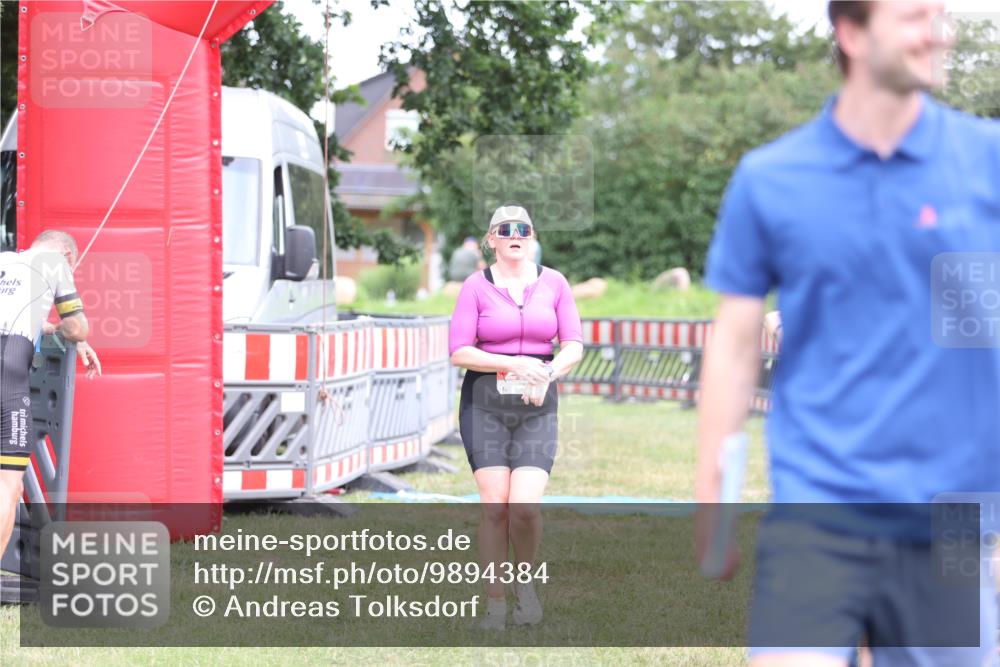 21.06.2026 - 29. Vierlanden-Triathlon Andreas Tolksdorf http://msf.ph/oto/9894384 21.06.2026 14:47:14 Ziel 276, 1208, 276, 1208 meine-sportfotos.de