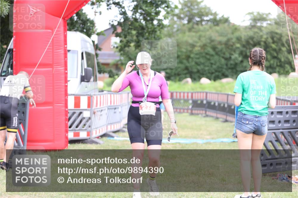 21.06.2026 - 29. Vierlanden-Triathlon Andreas Tolksdorf http://msf.ph/oto/9894390 21.06.2026 14:47:20 Ziel 1208, 1208 meine-sportfotos.de