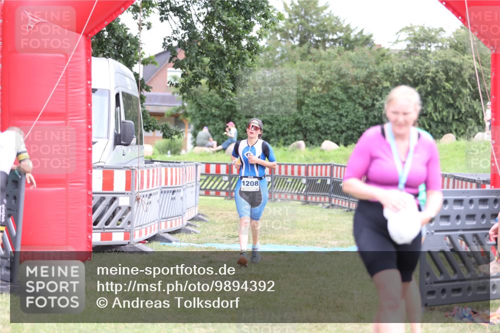 21.06.2026 - 29. Vierlanden-Triathlon Andreas Tolksdorf http://msf.ph/oto/9894392 21.06.2026 14:47:23 Ziel 1208, 1208 meine-sportfotos.de