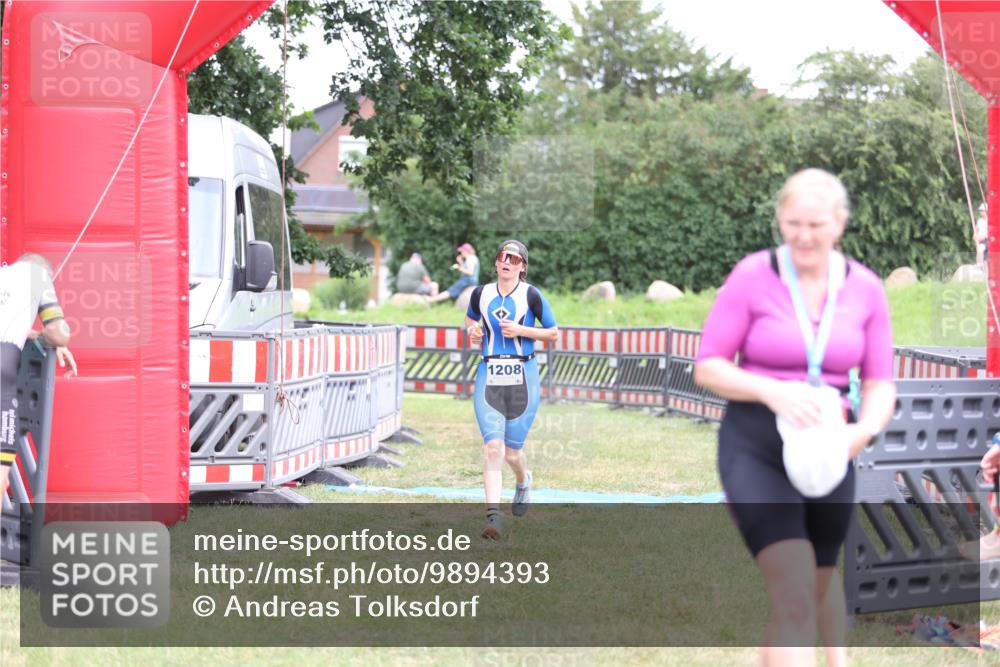 21.06.2026 - 29. Vierlanden-Triathlon Andreas Tolksdorf http://msf.ph/oto/9894393 21.06.2026 14:47:23 Ziel 1208, 1208 meine-sportfotos.de