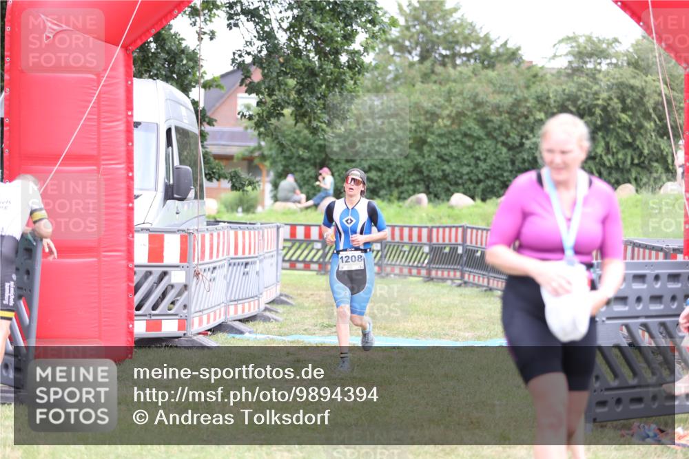 21.06.2026 - 29. Vierlanden-Triathlon Andreas Tolksdorf http://msf.ph/oto/9894394 21.06.2026 14:47:23 Ziel 1208, 1208 meine-sportfotos.de