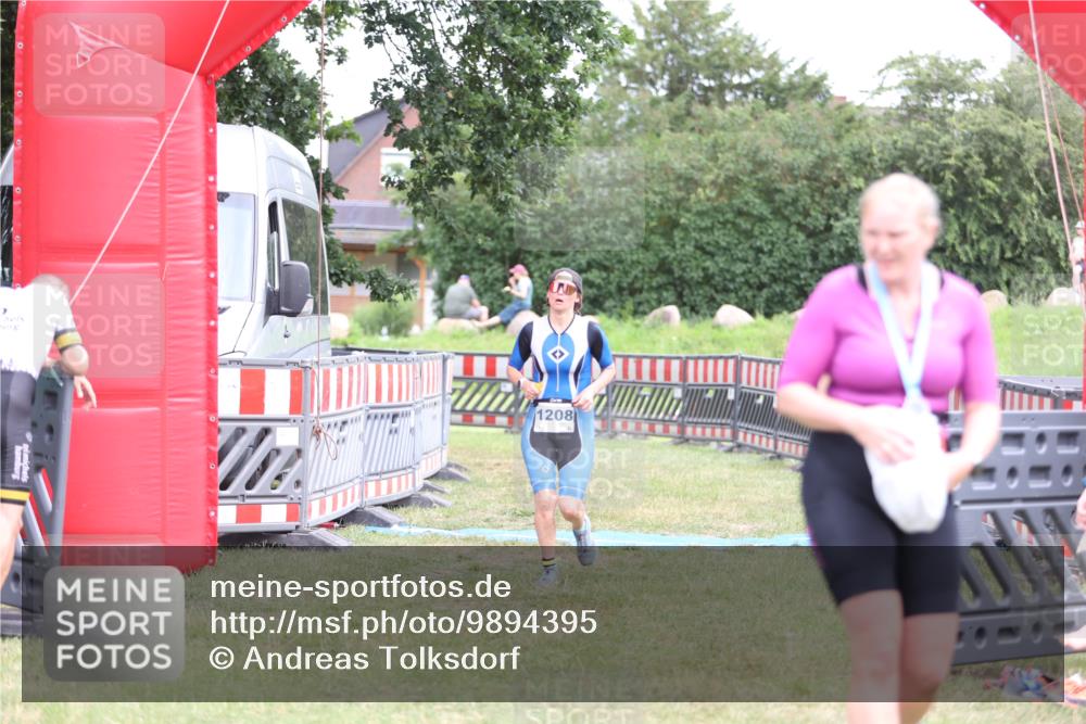 21.06.2026 - 29. Vierlanden-Triathlon Andreas Tolksdorf http://msf.ph/oto/9894395 21.06.2026 14:47:23 Ziel 1208, 1208 meine-sportfotos.de