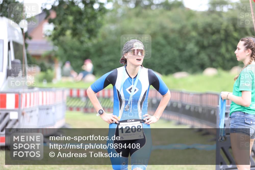 21.06.2026 - 29. Vierlanden-Triathlon Andreas Tolksdorf http://msf.ph/oto/9894408 21.06.2026 14:47:32 Ziel  meine-sportfotos.de