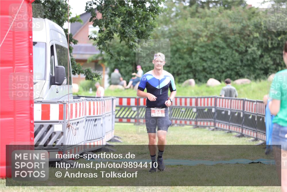 21.06.2026 - 29. Vierlanden-Triathlon Andreas Tolksdorf http://msf.ph/oto/9894410 21.06.2026 14:48:14 Ziel 94, 94 meine-sportfotos.de