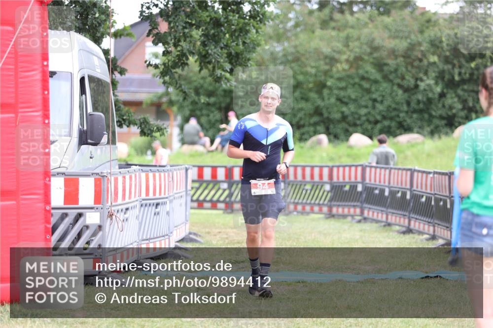 21.06.2026 - 29. Vierlanden-Triathlon Andreas Tolksdorf http://msf.ph/oto/9894412 21.06.2026 14:48:14 Ziel 94, 94 meine-sportfotos.de