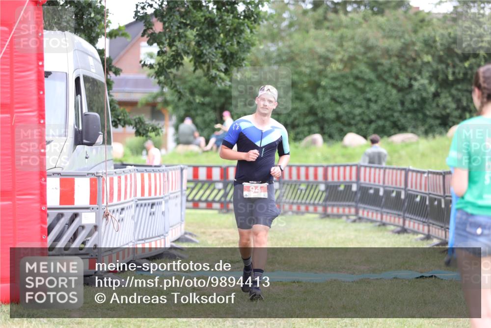 21.06.2026 - 29. Vierlanden-Triathlon Andreas Tolksdorf http://msf.ph/oto/9894413 21.06.2026 14:48:14 Ziel 94, 94 meine-sportfotos.de