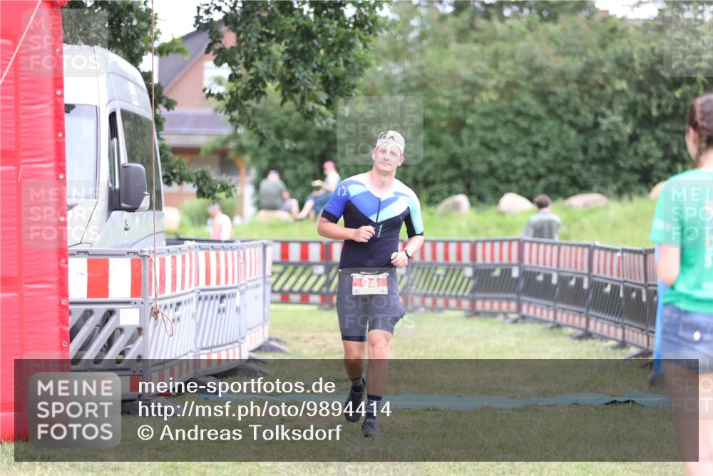 21.06.2026 - 29. Vierlanden-Triathlon Andreas Tolksdorf http://msf.ph/oto/9894414 21.06.2026 14:48:14 Ziel 94, 94 meine-sportfotos.de