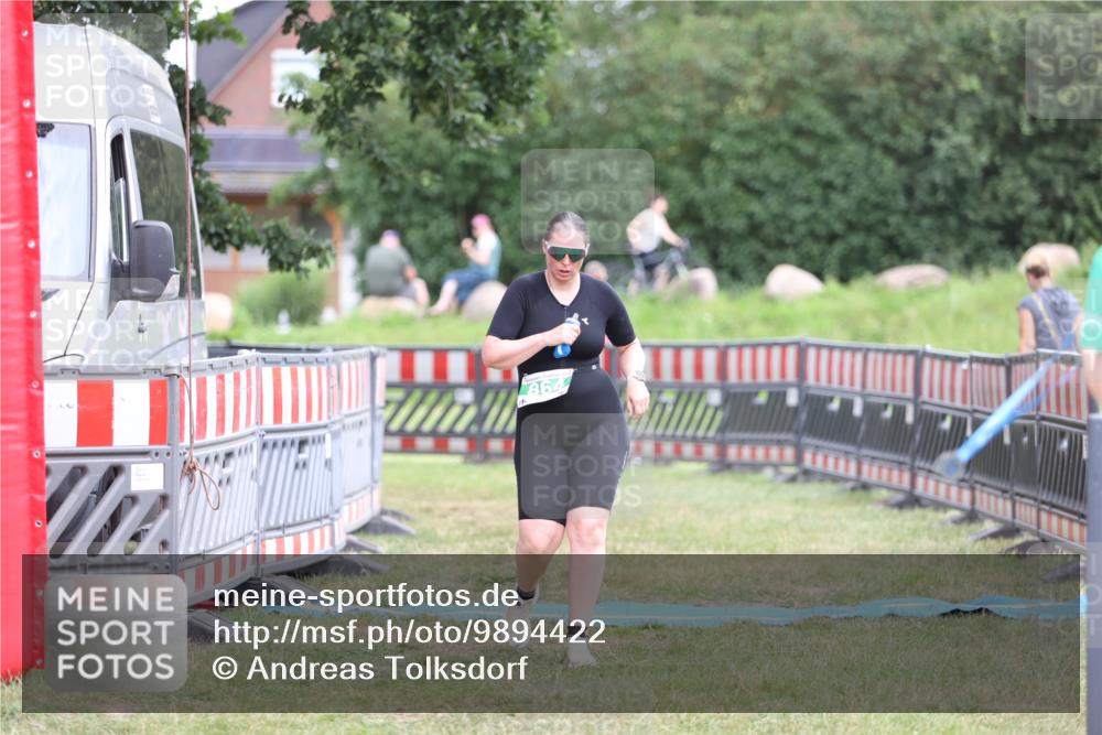 21.06.2026 - 29. Vierlanden-Triathlon Andreas Tolksdorf http://msf.ph/oto/9894422 21.06.2026 14:50:09 Ziel 864, 864 meine-sportfotos.de