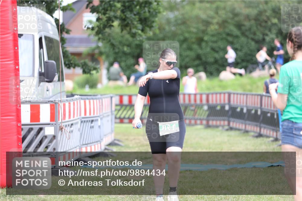21.06.2026 - 29. Vierlanden-Triathlon Andreas Tolksdorf http://msf.ph/oto/9894434 21.06.2026 14:50:11 Ziel 864, 864 meine-sportfotos.de