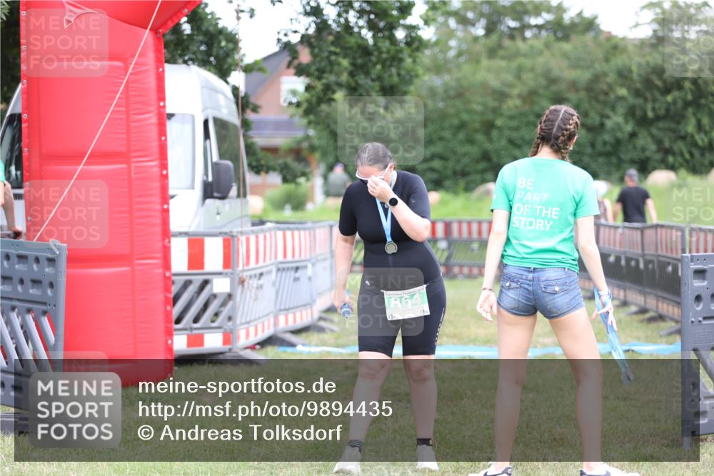 21.06.2026 - 29. Vierlanden-Triathlon Andreas Tolksdorf http://msf.ph/oto/9894435 21.06.2026 14:50:15 Ziel  meine-sportfotos.de