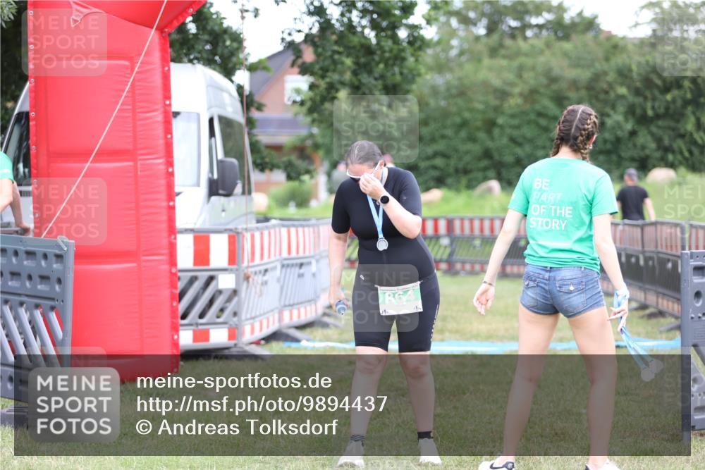 21.06.2026 - 29. Vierlanden-Triathlon Andreas Tolksdorf http://msf.ph/oto/9894437 21.06.2026 14:50:15 Ziel  meine-sportfotos.de