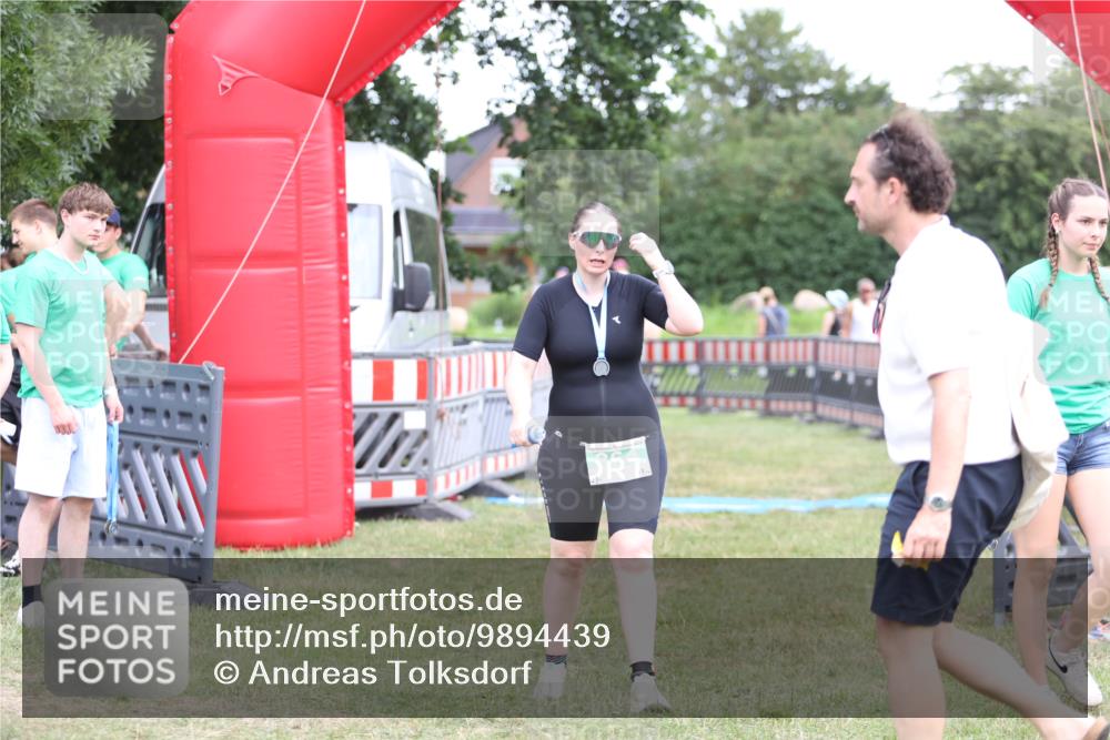 21.06.2026 - 29. Vierlanden-Triathlon Andreas Tolksdorf http://msf.ph/oto/9894439 21.06.2026 14:50:17 Ziel  meine-sportfotos.de