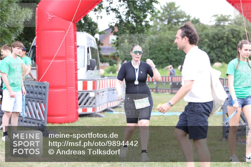 21.06.2026 - 29. Vierlanden-Triathlon Andreas Tolksdorf http://msf.ph/oto/9894442 21.06.2026 14:50:17 Ziel  meine-sportfotos.de