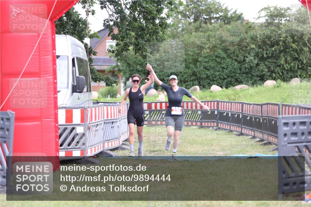 21.06.2026 - 29. Vierlanden-Triathlon Andreas Tolksdorf http://msf.ph/oto/9894444 21.06.2026 14:50:49 Ziel 236, 236 meine-sportfotos.de