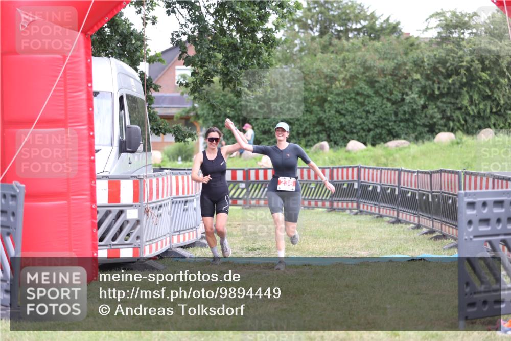 21.06.2026 - 29. Vierlanden-Triathlon Andreas Tolksdorf http://msf.ph/oto/9894449 21.06.2026 14:50:49 Ziel 236, 236 meine-sportfotos.de
