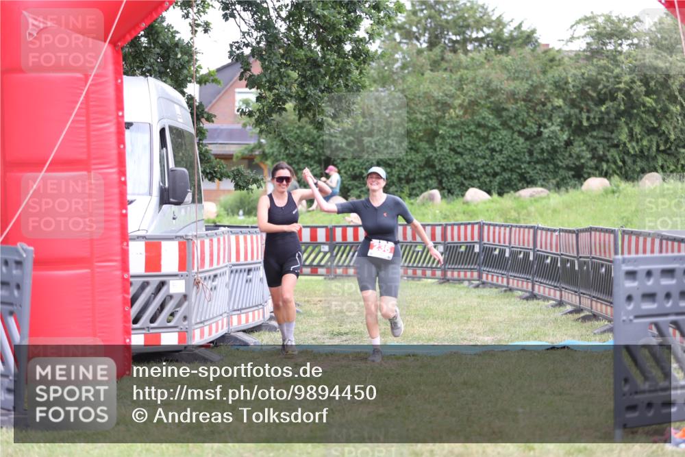 21.06.2026 - 29. Vierlanden-Triathlon Andreas Tolksdorf http://msf.ph/oto/9894450 21.06.2026 14:50:49 Ziel 236, 236 meine-sportfotos.de