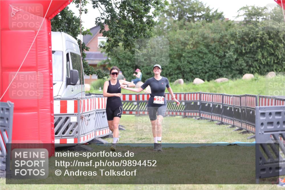 21.06.2026 - 29. Vierlanden-Triathlon Andreas Tolksdorf http://msf.ph/oto/9894452 21.06.2026 14:50:49 Ziel 236, 236 meine-sportfotos.de