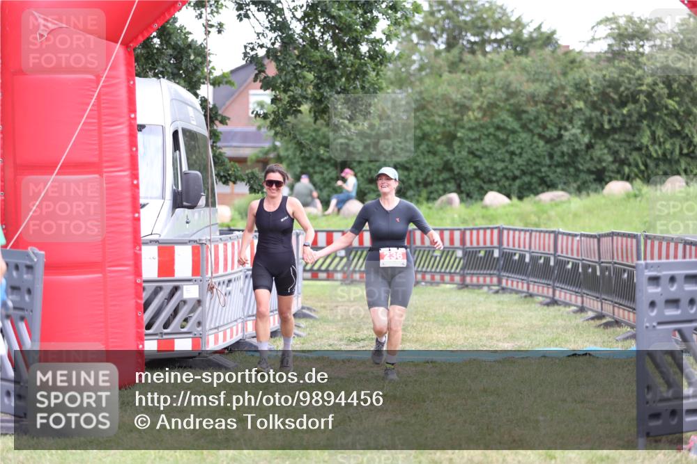21.06.2026 - 29. Vierlanden-Triathlon Andreas Tolksdorf http://msf.ph/oto/9894456 21.06.2026 14:50:49 Ziel 236, 236 meine-sportfotos.de