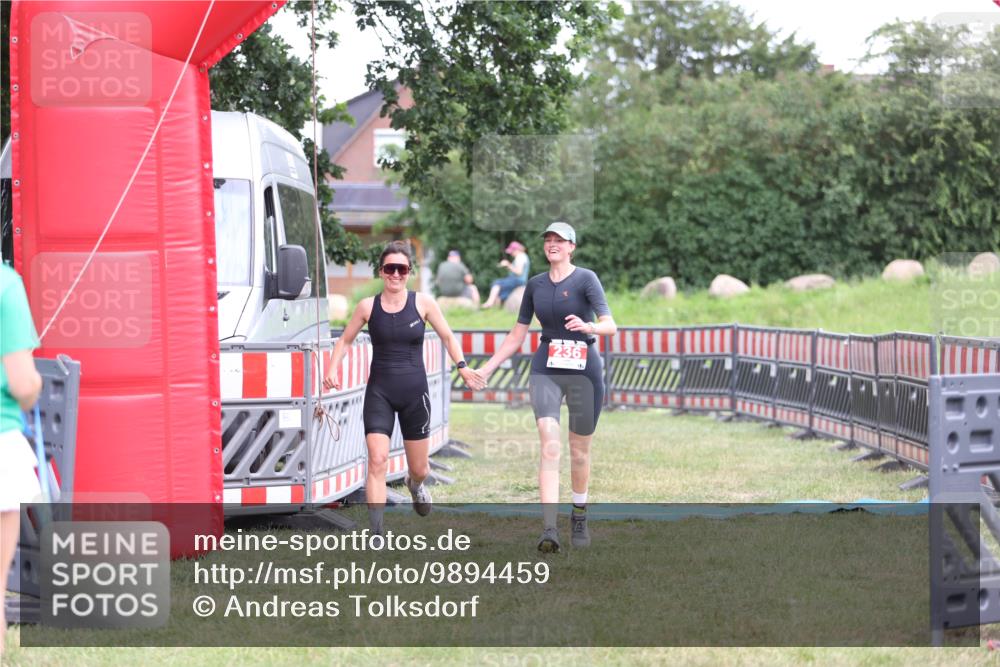 21.06.2026 - 29. Vierlanden-Triathlon Andreas Tolksdorf http://msf.ph/oto/9894459 21.06.2026 14:50:49 Ziel 236, 236 meine-sportfotos.de