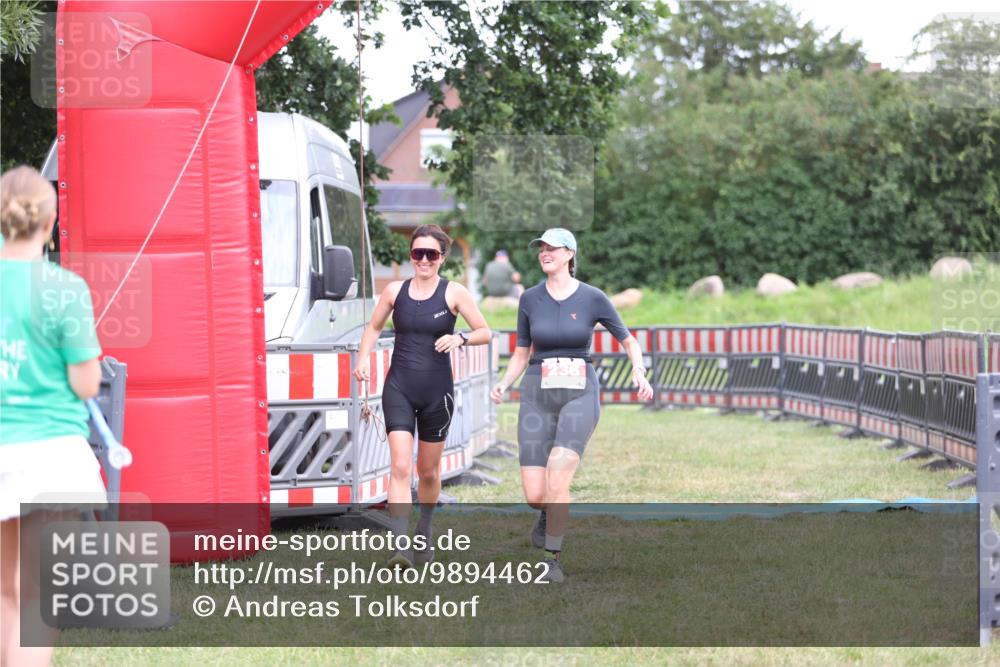 21.06.2026 - 29. Vierlanden-Triathlon Andreas Tolksdorf http://msf.ph/oto/9894462 21.06.2026 14:50:50 Ziel 236, 236 meine-sportfotos.de