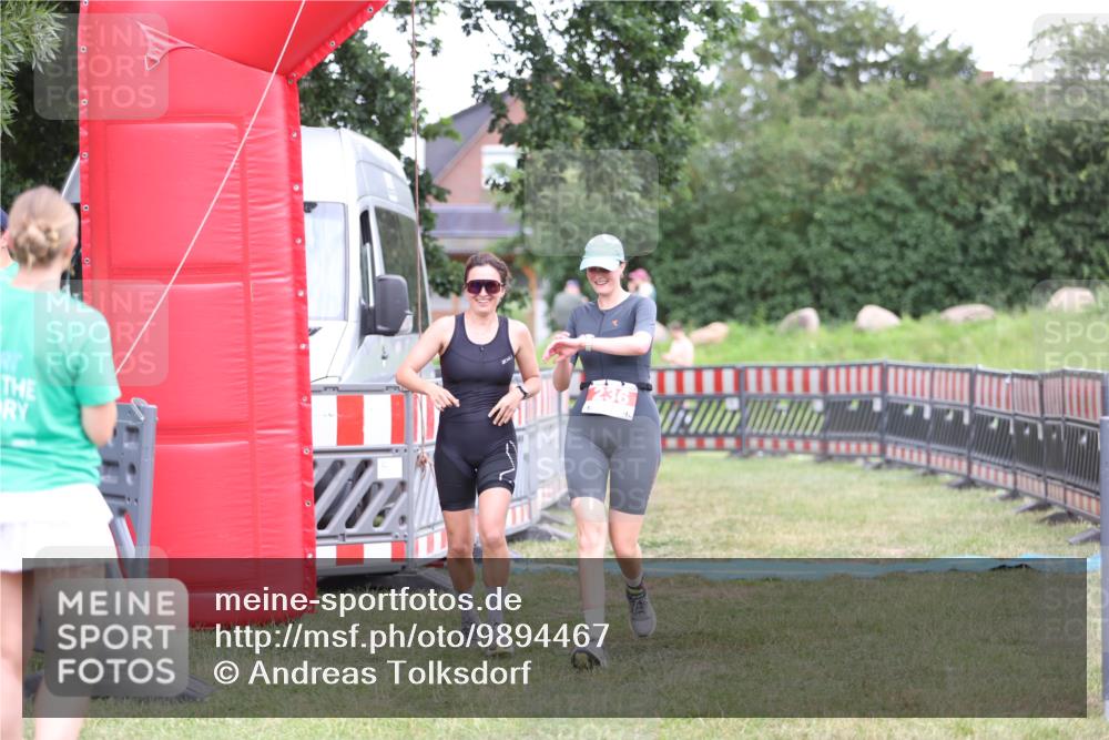 21.06.2026 - 29. Vierlanden-Triathlon Andreas Tolksdorf http://msf.ph/oto/9894467 21.06.2026 14:50:50 Ziel 236, 236 meine-sportfotos.de